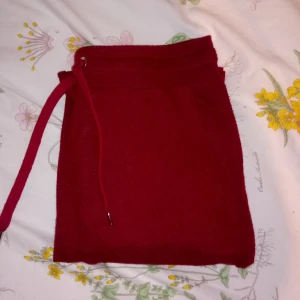  - Red byxor från Gina tricot! Frakt tillkommer 🌈 