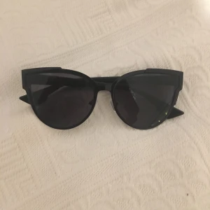  - Från Zaful, tycker de är för stora för mitt huvud🌝