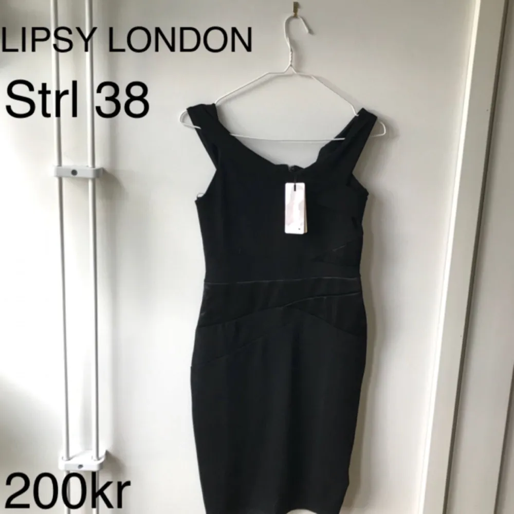 Oanvänd Lipsy London klänning . Klänningar.