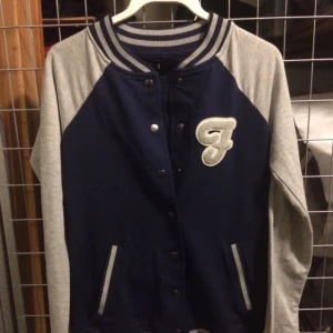  - Jacka från forever 21, inklusive frakt 