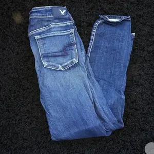 Sköna jeans från American eagle, storlek 27/31