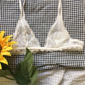  - ASfin & helt oanvänd bralette från Monki, köpköpköp!!! <33