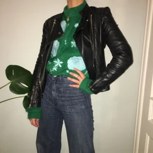  - Skinnjacka från Vila i fint skick! 🖤 (inte äkta skinn) 