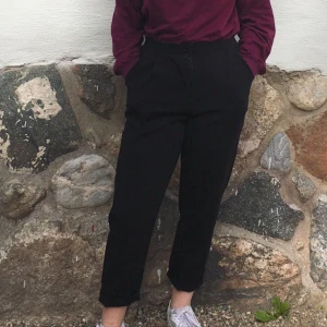  - mina favvobyxor från monki!!!! de har blivit lite för stora för mig så nu behöver de ett nytt hem <3 midjemått: ca 39cm