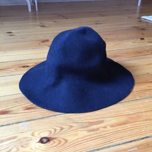  - Hatt från hm i bomull