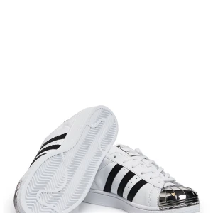  - New (with tags) adidas originals superstar metal toe sneakers, size 39 https://www.blue-tomato.com/de-DE/product/adidas+Originals-Superstar+Metal+Toe+W+Sneakers+Frauen-448092/