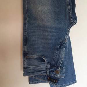 Jeans från BDG köpta på urban outfitters! Väldigt bekväma men är numera försmå för mig. sällan använda!