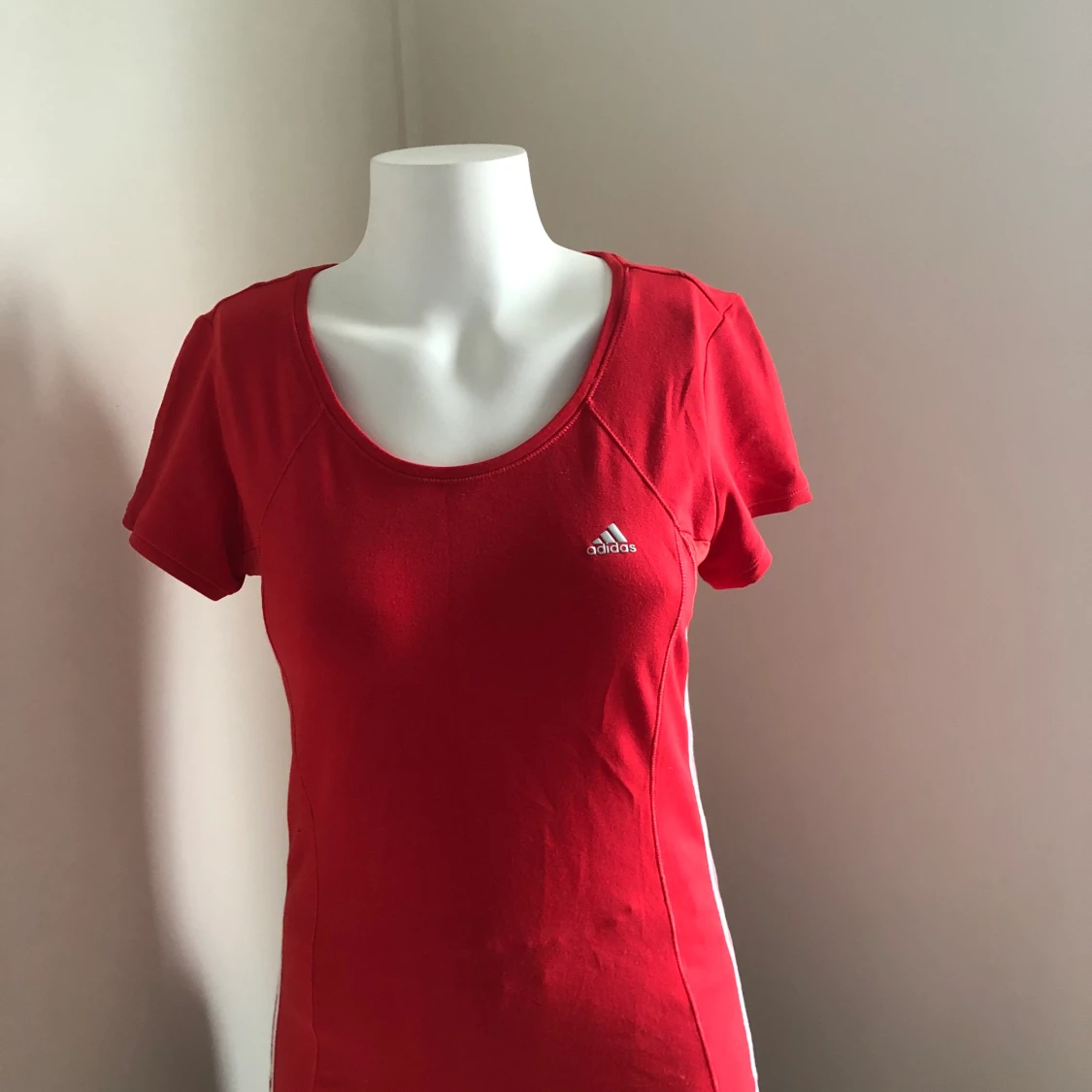 Oanvända Adidas- T-shirts  - 90