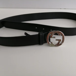 Gucci belt 85cm - Very good condition, very small scratches on the metal part, the skin is perfect 100% authentic The size is 85 cm to the middle hole, width 3 cm