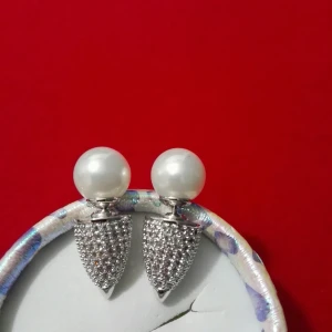 Nytt!Örhänge - Nytt!