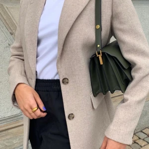 Kavaj från stories - Helt slutsåld. Storlek 34! Nypris 1900