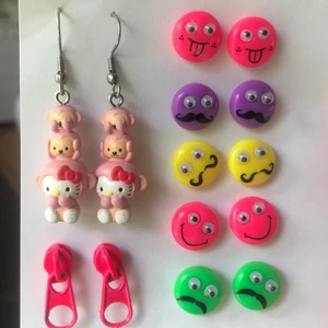 Örhängen  - Säljer dessa unika örhängen- 20kr styck eller alla för 100kr 💕💕