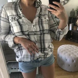 Rutig skjorta  - Väldigt skön skjorta.