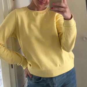  - Gul superfin sweatshirt!
