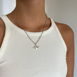 Halsband planet  - Handgjort halsband!                                                           Priset är 75kr inkl frakt, se bild 2 för fler alternativ som finns i enskilda annonser!! 🪐⚡️💞