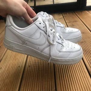 Nike air force 1 - Ganska slitna, dom är köpa för ca 1 år sen 🐧