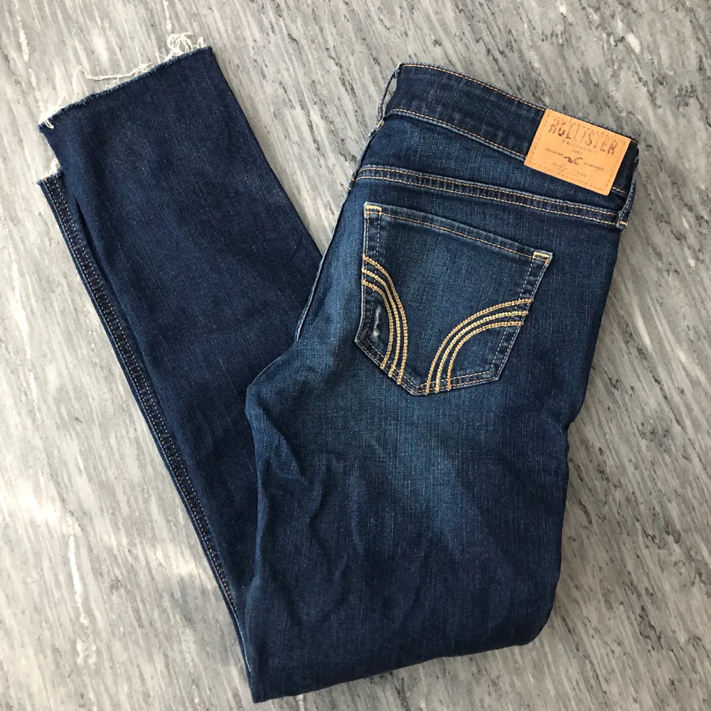 Hollister jeans i storlek 27/31 🦋 frakt tillkommer på 63kr. Jeans & Byxor.