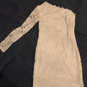 Klänning från Bubbleroom - Mycket bra skickX aldrig använd! Storlek M