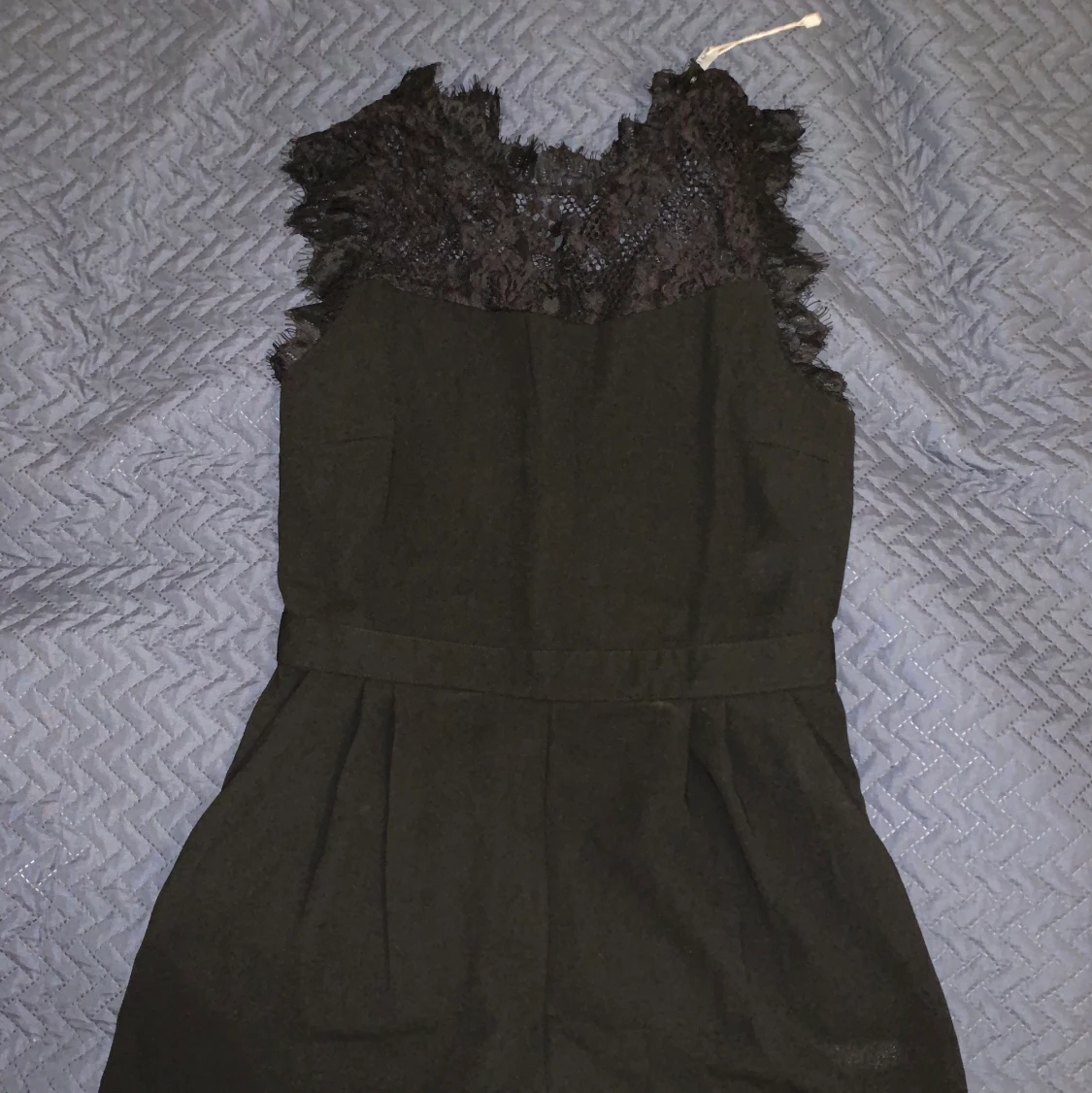 Svart jumpsuit från New Yorker - 90