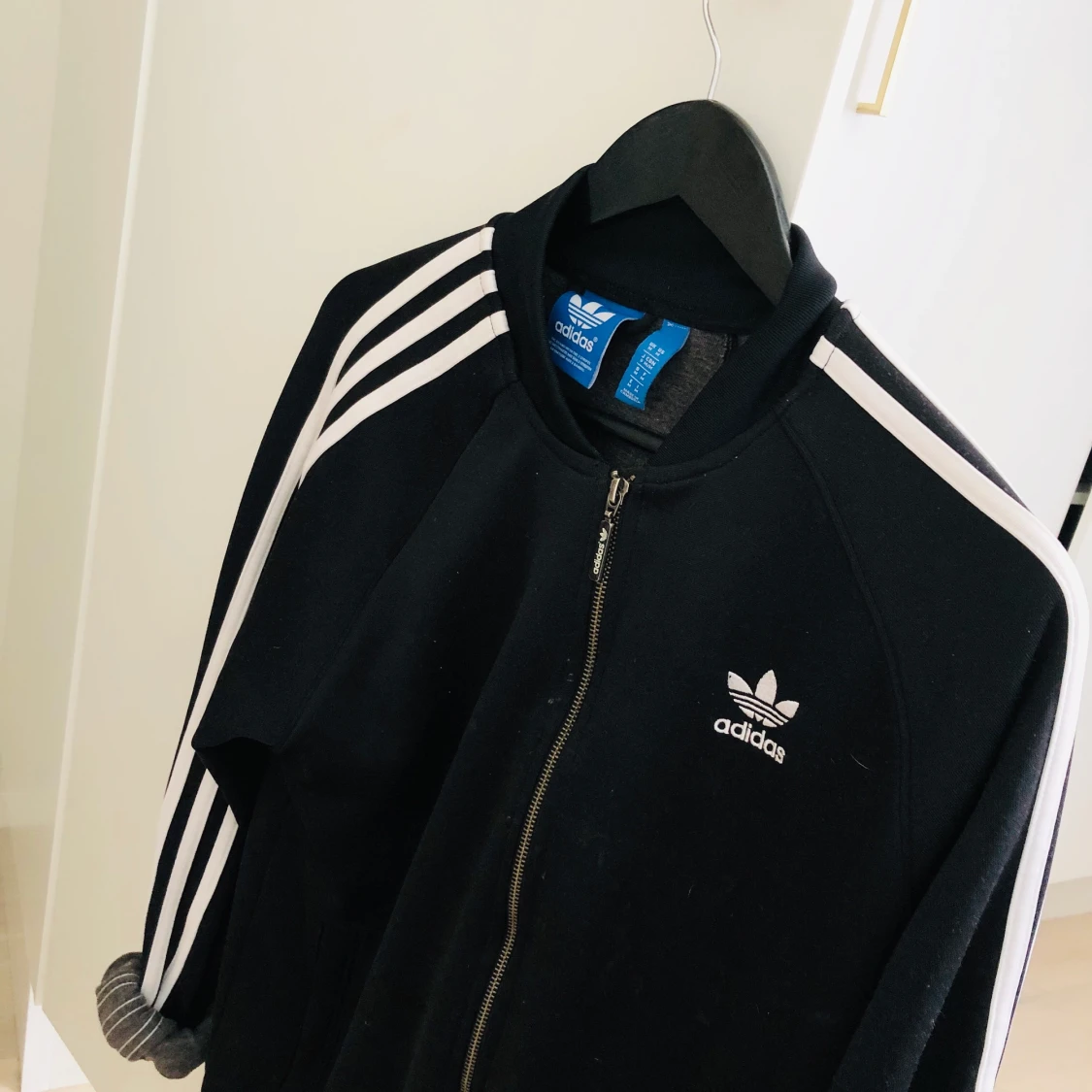 Tröja från ADIDAS storlek: M - 90