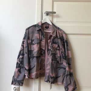 Rosa camoflage jacka - Rosa camoflagejacka från TopShop, köpt i USA. 