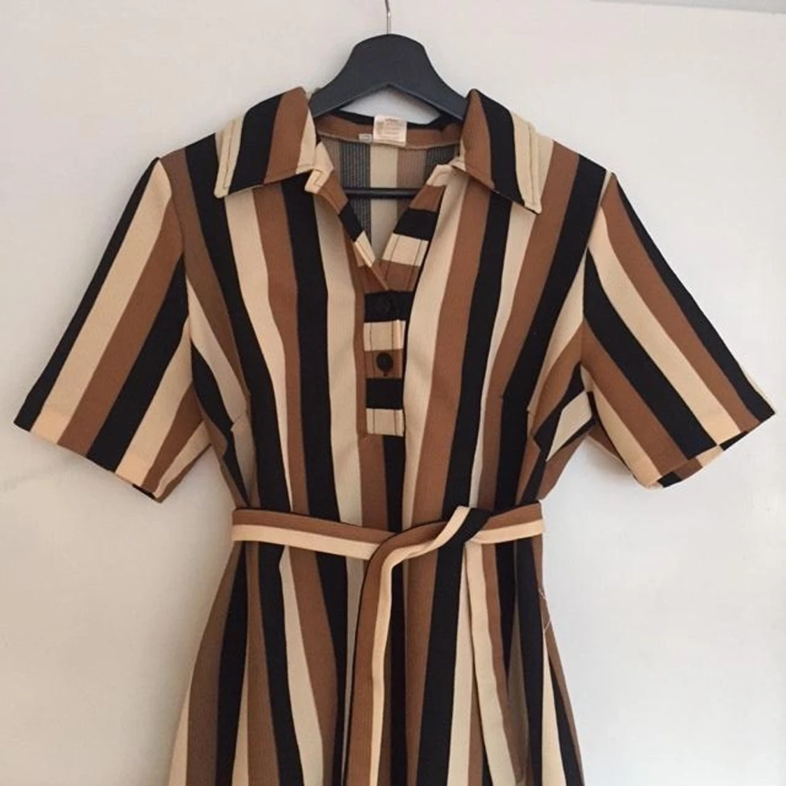 Randig retroklänning