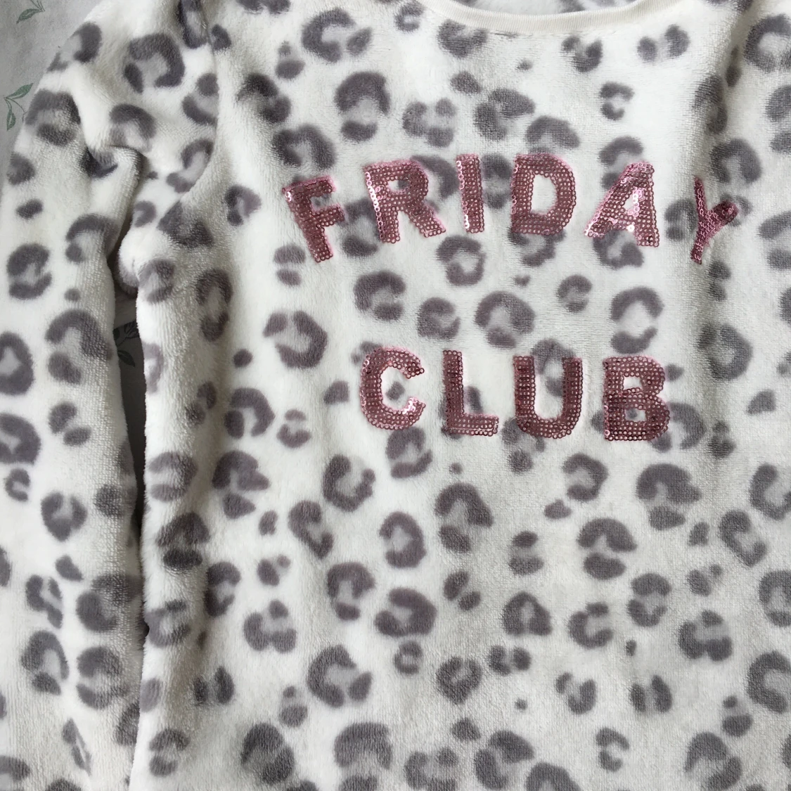 Tjockare tröja leopardtröja 🐆🤍 - 91