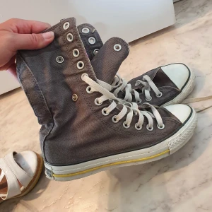 Convers  - Använd fåtal gånger 