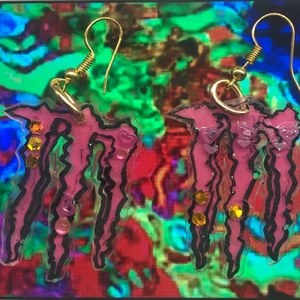 Monster örhängen  - Ascoola rosa Monster örhängen💖  gör på beställning 