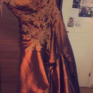 Klänning - Säljer min klänning.