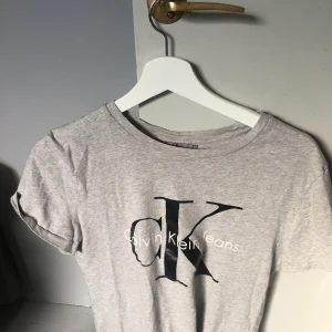 Ck tröja - Ck tröja i nyskick, köpt på åhlens