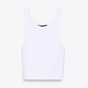 Topp - Aldrig använd, lappen kvar. Priset är inkl frakt ❣️