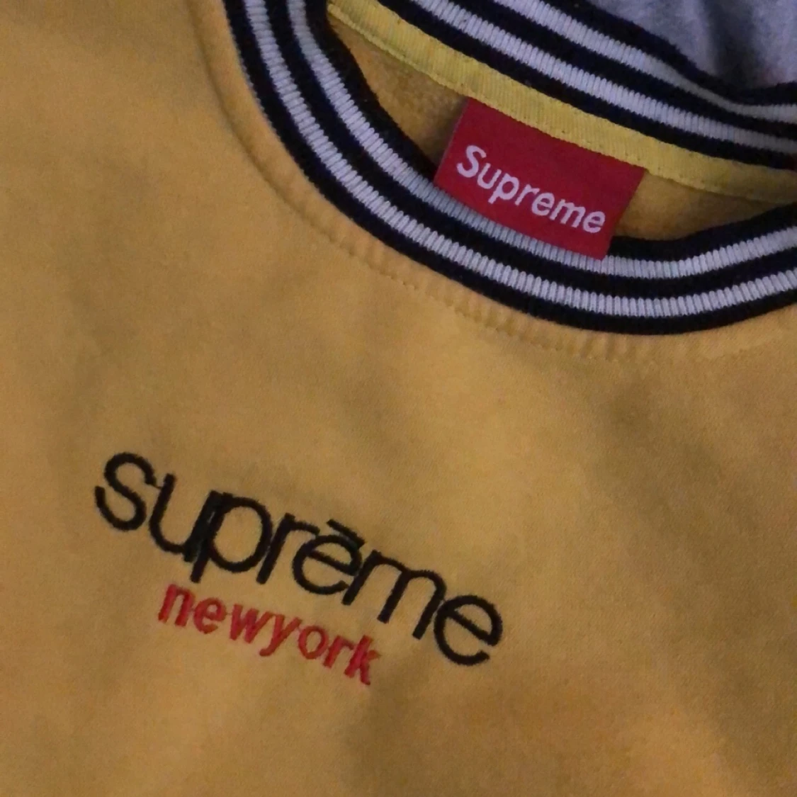 Supreme sweatshirt