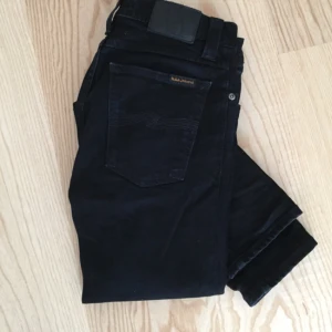  - Svarta nudiejeans endast använda ett fåtal gånger.