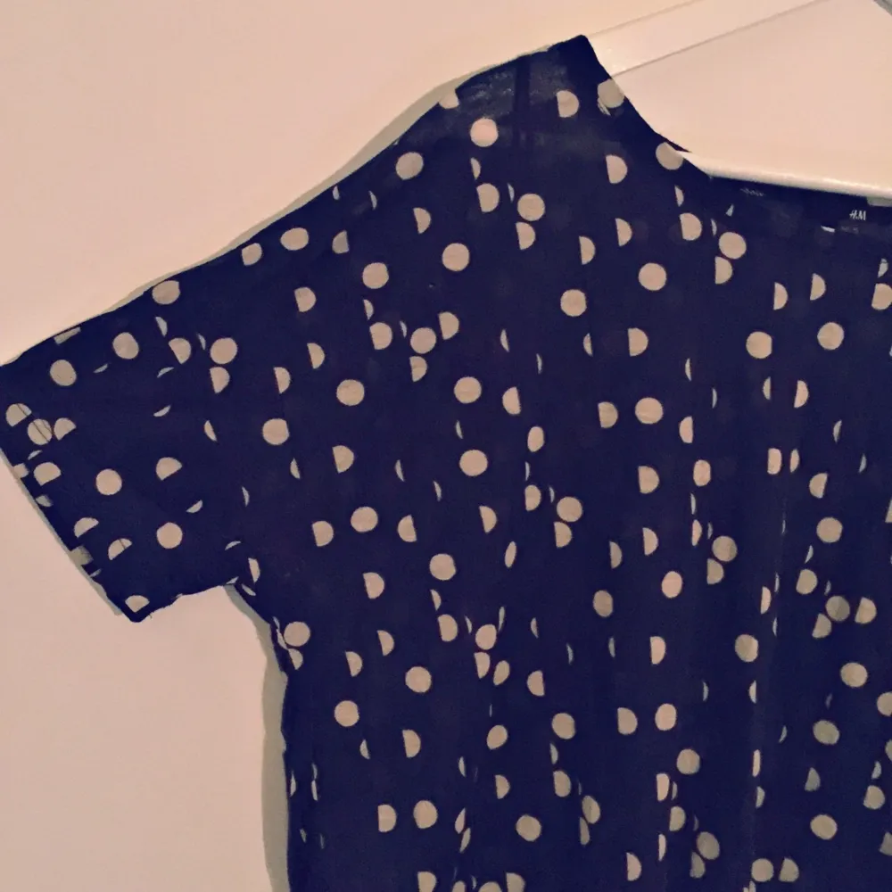 Polka dots top from H&M. Toppar.
