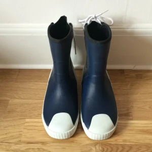  -  Gummistövlar i märket Tretorn, använda ca 5 gånger! Först till kvarn! Köpare betalar frakten. Kan även mötas upp i Örebro! 