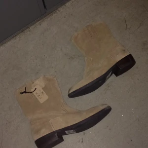  - Helt nya vagabond skor. Köparen betalar frakt eller upphämtning i Upplands-Bro :) 
