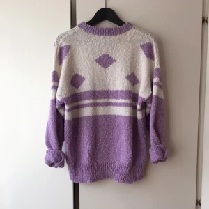  - Gosig vintage tjocktröja! Oversize storlek! 
Köparen står för frakten! Tar helst emot betalning via swish! 
