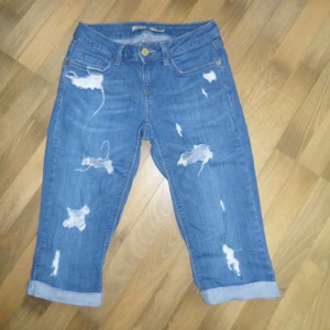  - Som ny.Köpta på semester i Grekland.