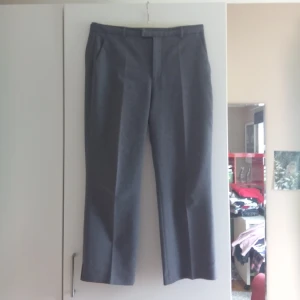  - Grå kostymbyxor från InWear, fint skick.