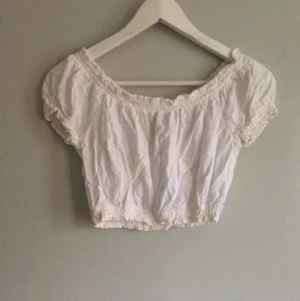  - Söt kort singoallatopp från H&M. Perfekt skick!
