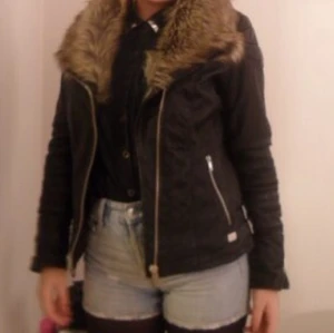  - Jofama by Kenza jacka
Bud mottags gärna :)