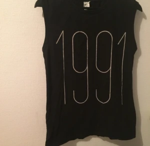  - Topp från Monki, fint skick 