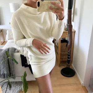 Stickad klänning - Fin helt oanvänd stickad klänning i storlek XS