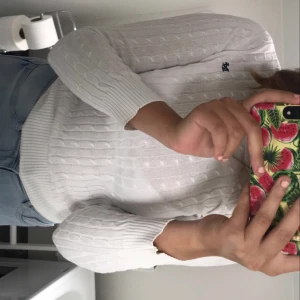 vit tröja  - vit tröja från gina tricot , säljer för 50 kr och den är i storlek s