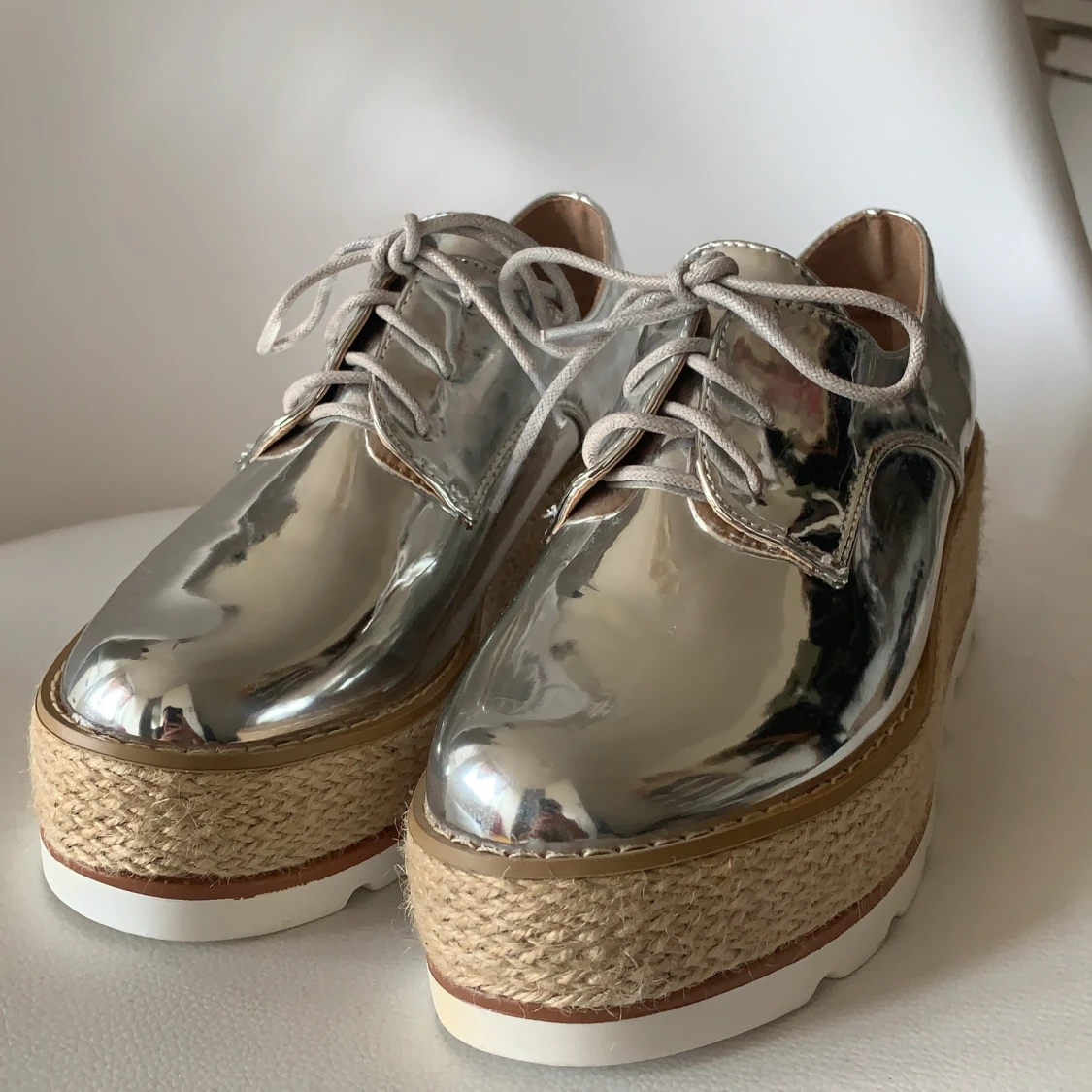 Helt nya Silver sneakers från missguided - 90