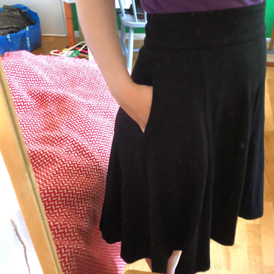 Svart kjol med fickor!  - 90