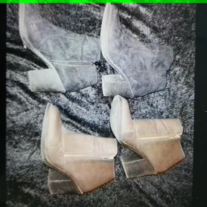 Boots - Ber om ursäkt för bild kvaliteten, fick lov att fota av en annan mobil pga nå fel. Dessa är svarta i strl 37 och dom bruna strl 38. Cleana o stilrena. Perfekt till kvällarna nu under sommaren. Begagnade men inget som syns så att det sticker ut 👌