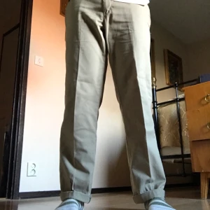 Biega Dickies byxor - Säljer mina Dickies 67' collection flex byxor då dem inte kommer till användning längre. Nyköpta för 549kr. Kan mötas upp i Lund eller så delar vi på frakten😊