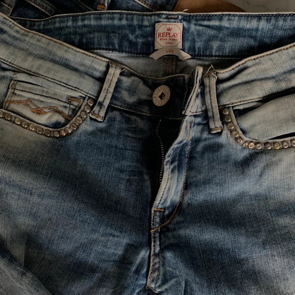 Replay jeans, knappt använda. Storlek 27 längd 32 . Jeans & Byxor.